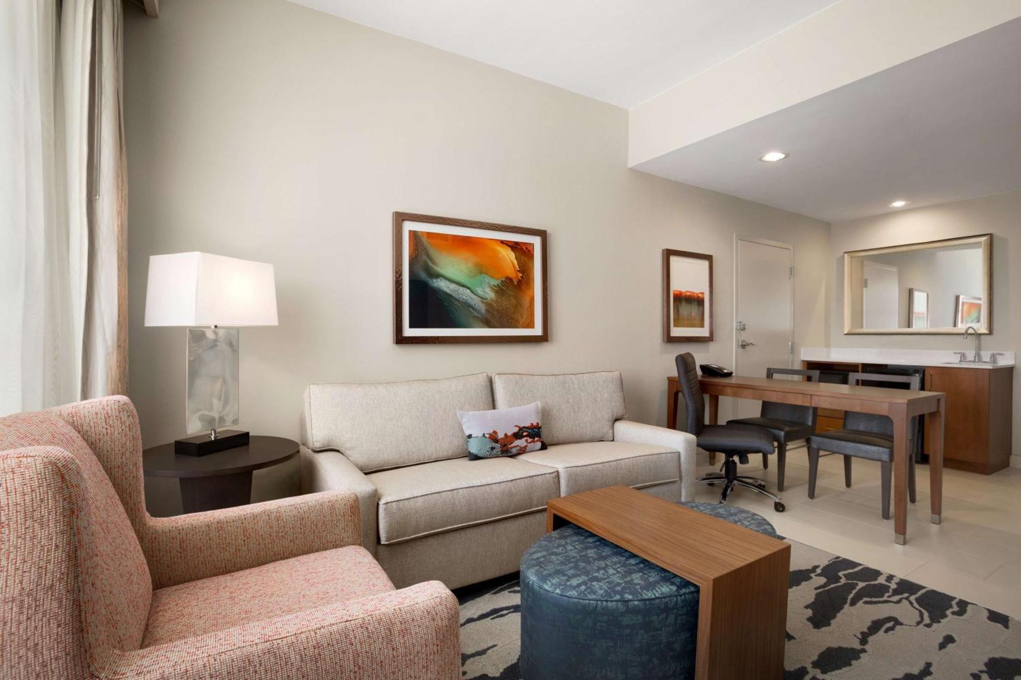 Embassy By Hilton Convention Center Hotel 4*